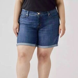 Levi’s Signature Mid Rise Denim Shorts 18W